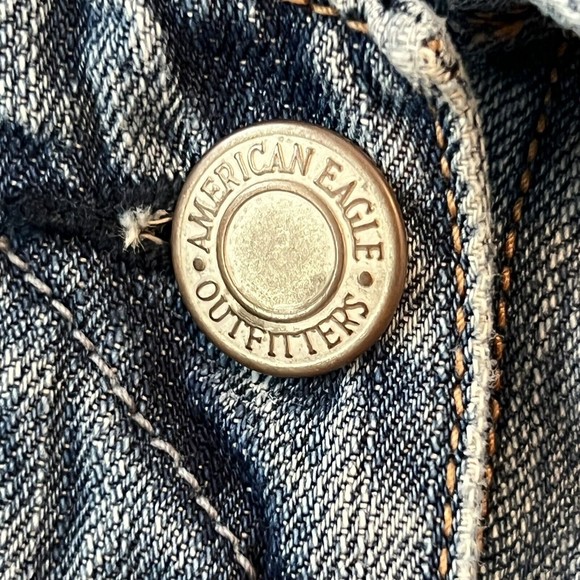 American Eagle Medium Rugged Distressed Blue Denim Cropped Jean Jacket - Picture 9 of 11